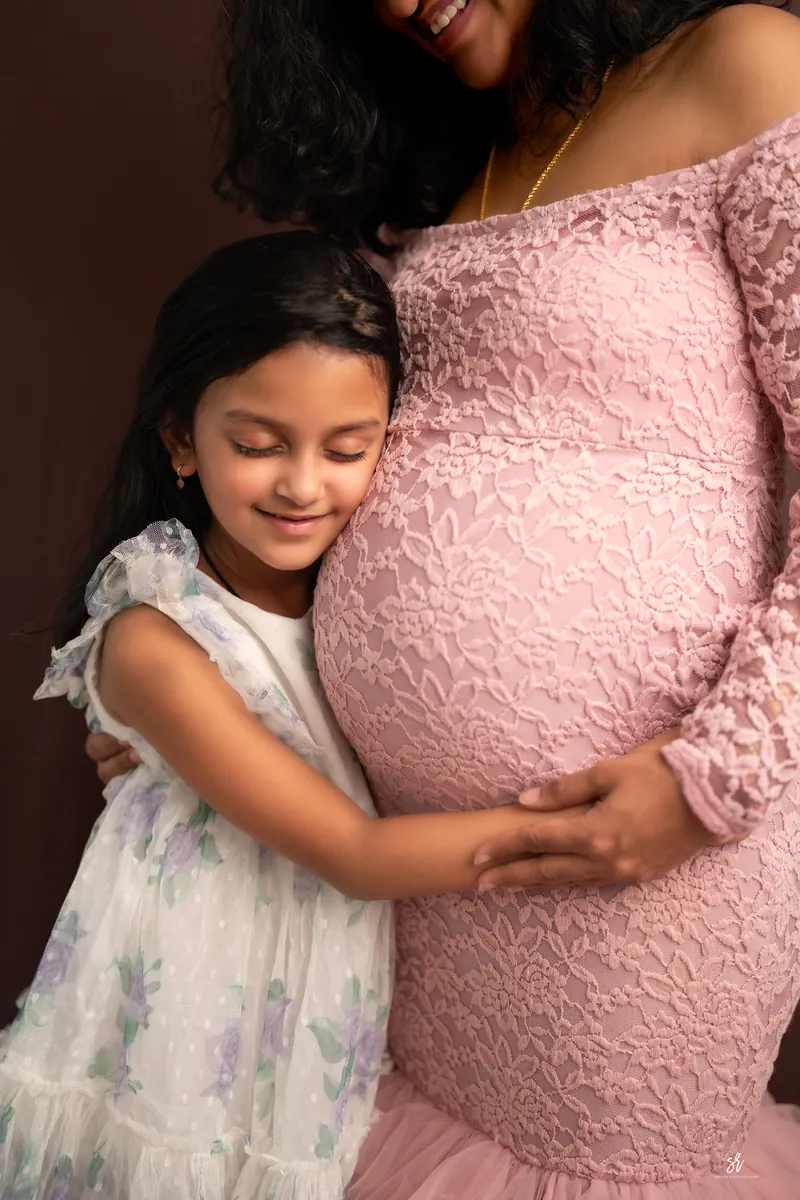 Fine-art maternity portrait celebrating the season of waiting · 06