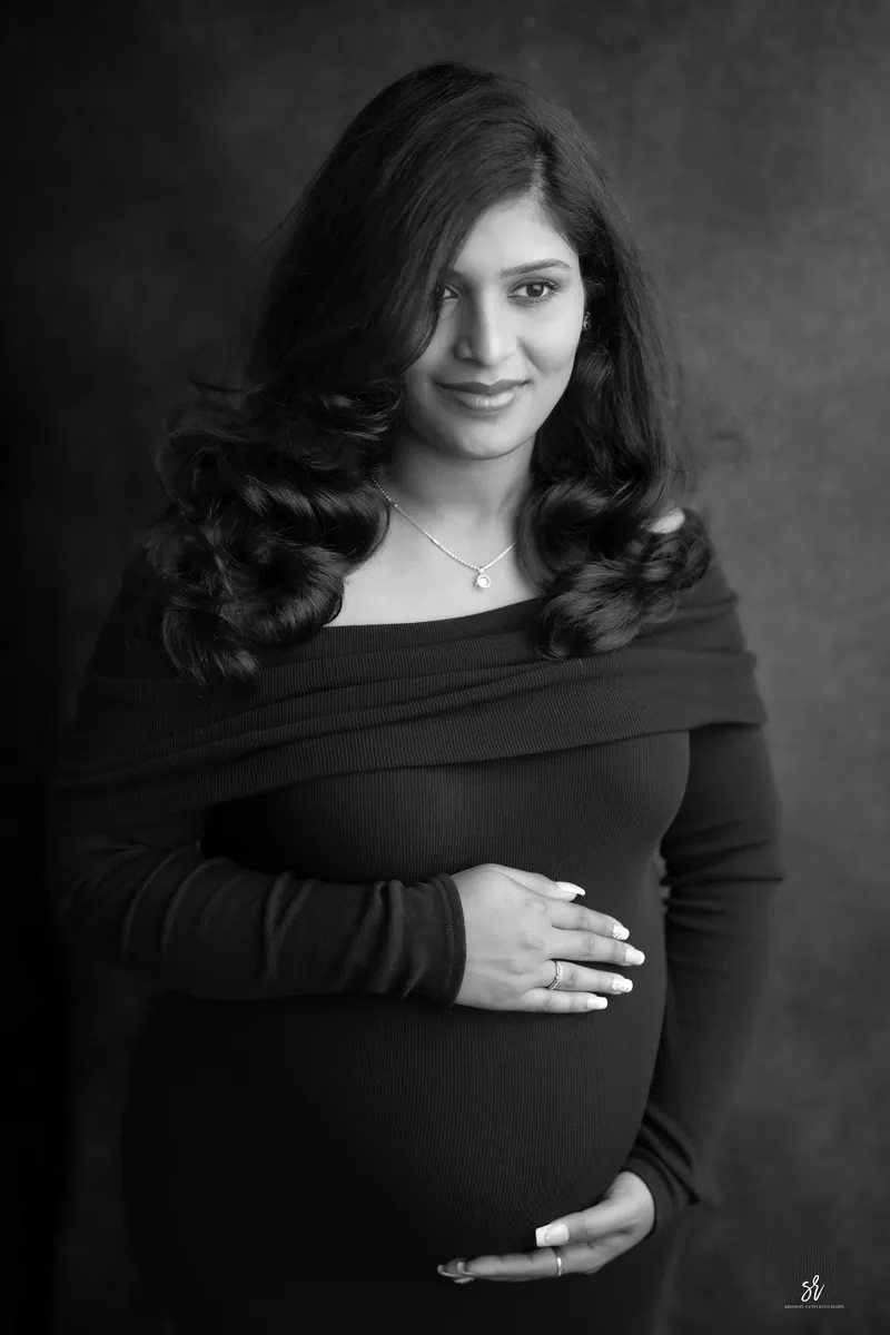 Fine-art maternity portrait celebrating the season of waiting · 08